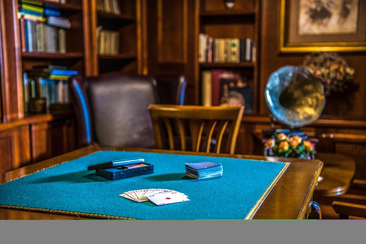 Hotel Forest Hills Zirc Zewnętrze zdjęcie