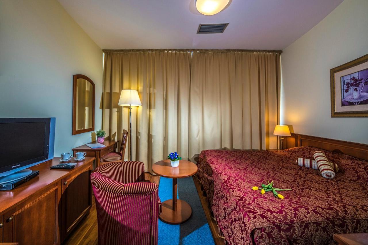 Hotel Forest Hills Zirc Zewnętrze zdjęcie
