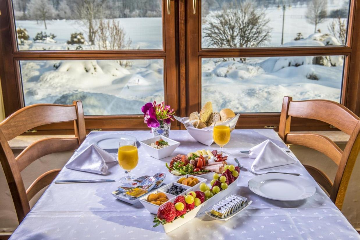 Hotel Forest Hills Zirc Zewnętrze zdjęcie
