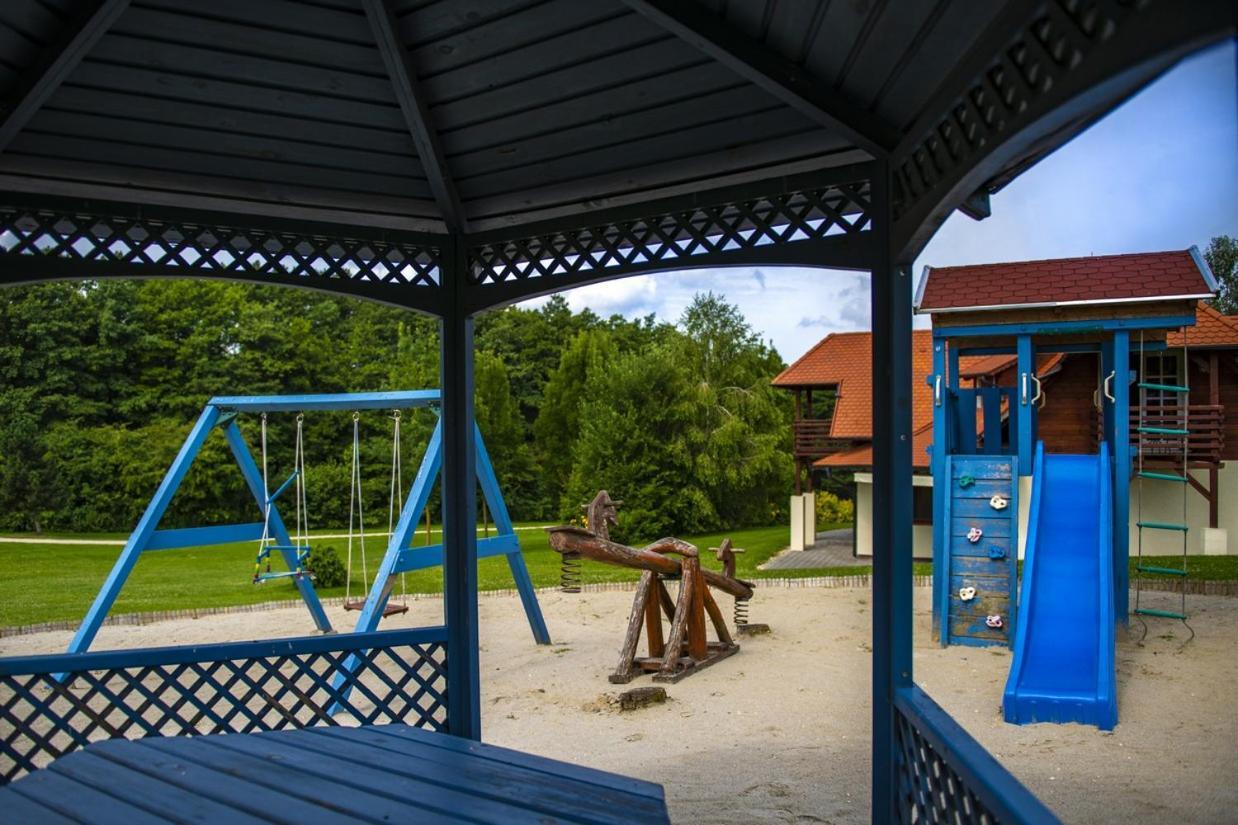 Hotel Forest Hills Zirc Zewnętrze zdjęcie