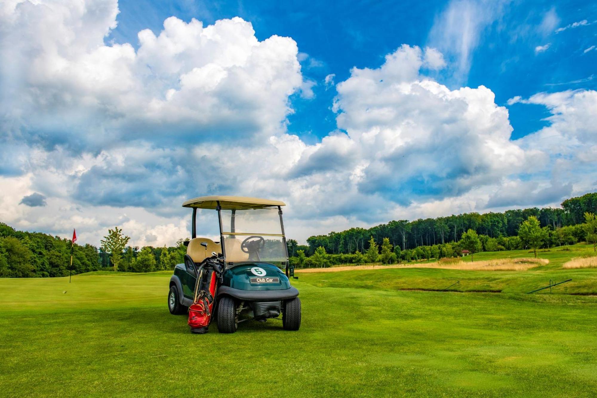 Hotel Forest Hills Zirc Zewnętrze zdjęcie