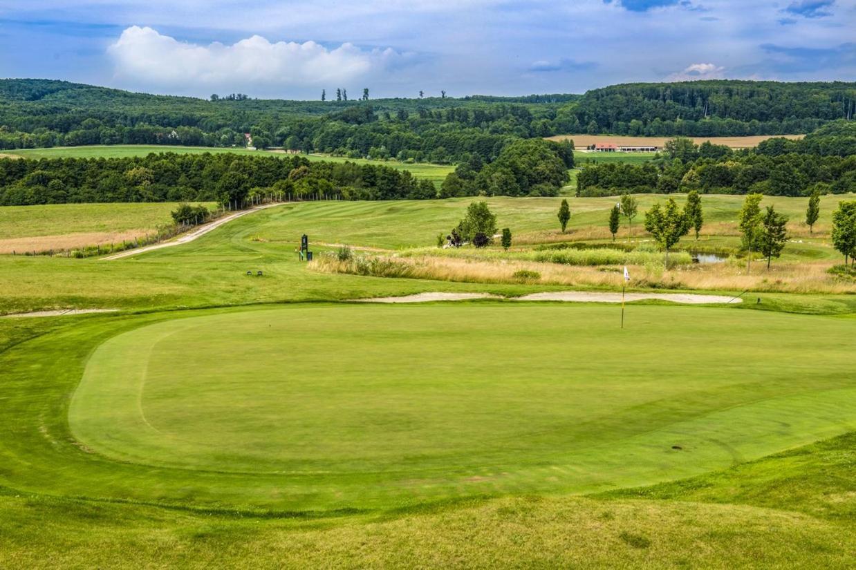 Hotel Forest Hills Zirc Zewnętrze zdjęcie